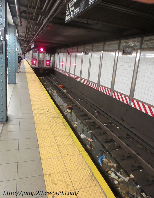 ニューヨーク　地下鉄　サブウェイ